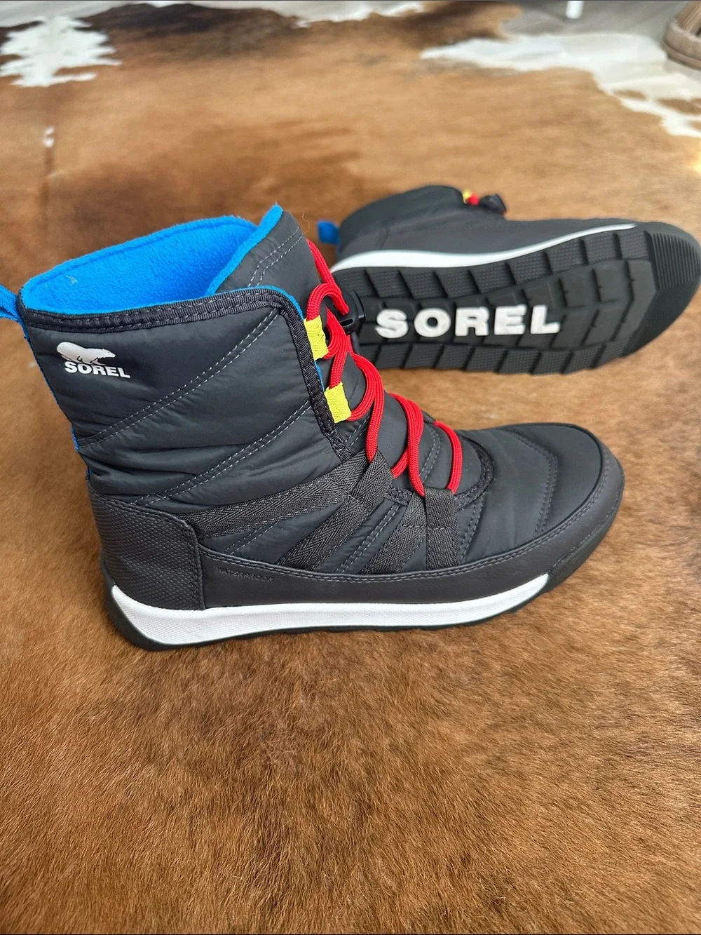 Sorel Kids Whitney II big boy size 5 short lace